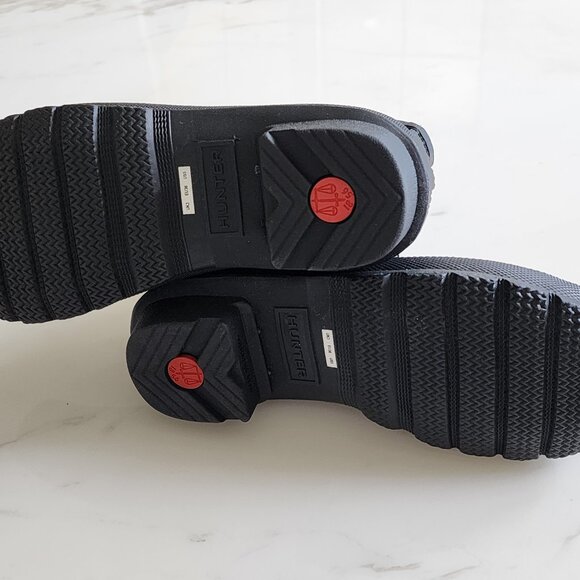 Hunter Women's Original Chelsea Rain Boots โ Timeless Black Style ๐ง๏ธ๐ค - Picture 8 of 14